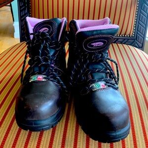 Avenger women’s framer steel tie boot